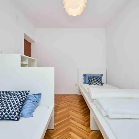 New Amazing Flat Just Above The Old Ντουμπρόβνικ