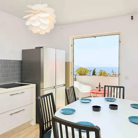 New Amazing Flat Just Above The Old 아파트 *