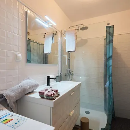 Apartmán New Amazing Flat Just Above The Old